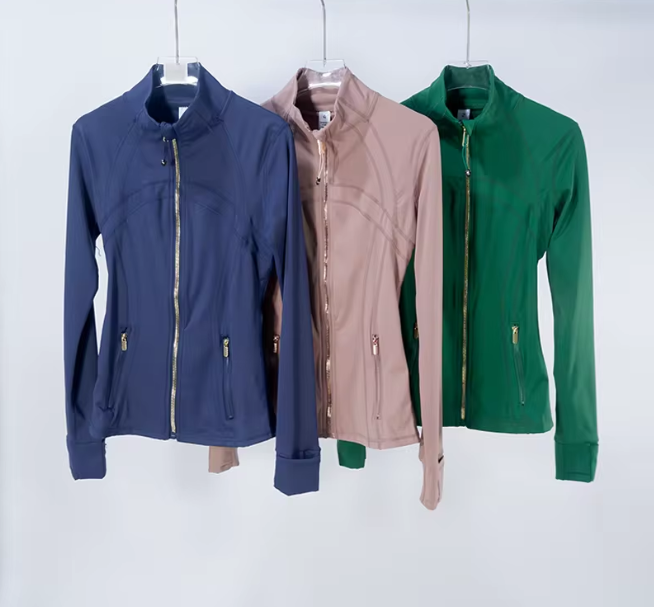 سترة نسائية بياقة عالية للتمارين الرياضية - Image 2