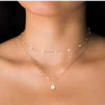 قلادة من اللؤلؤ الذهبي للنساء